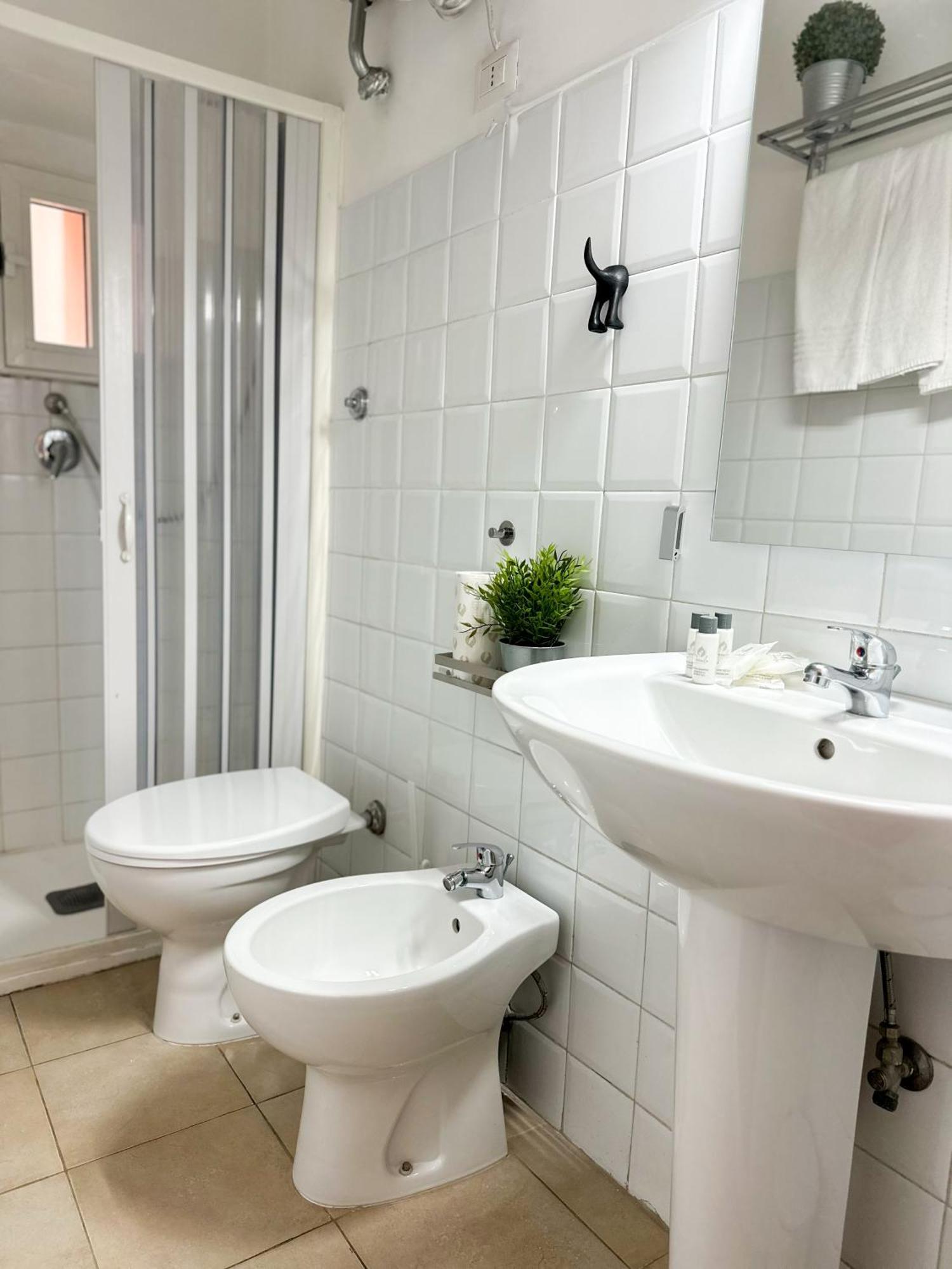 Apartment By The Colosseum - White Chic Flats ローマ エクステリア 写真