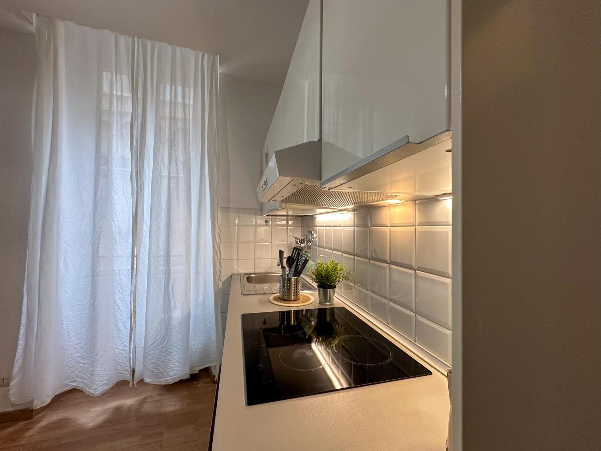 Apartment By The Colosseum - White Chic Flats ローマ エクステリア 写真
