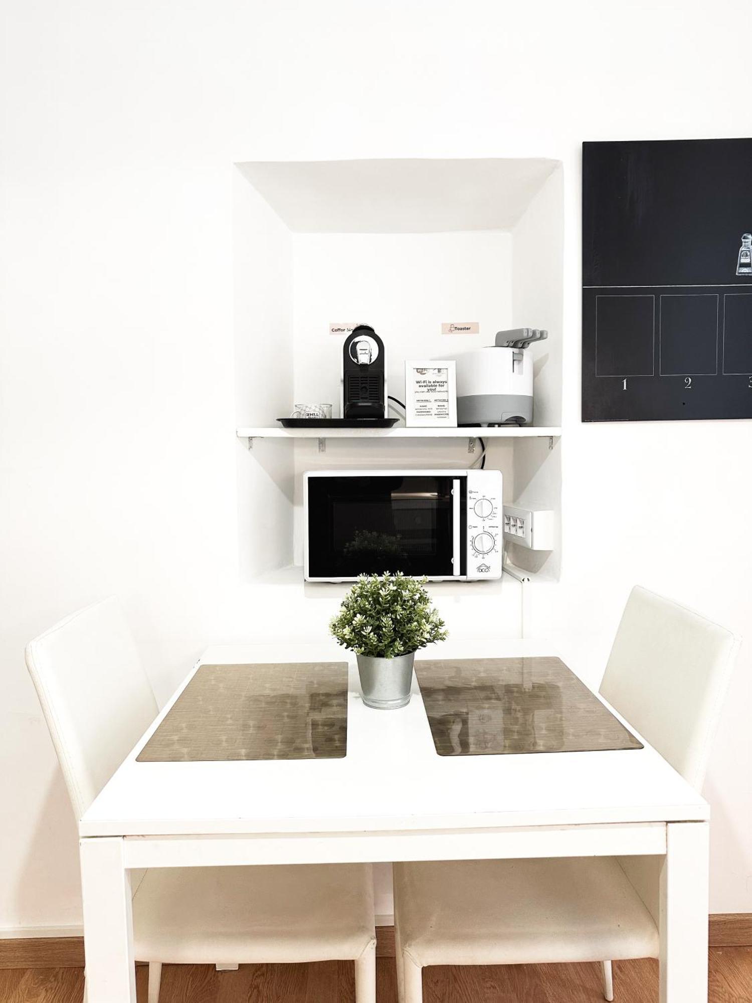 Apartment By The Colosseum - White Chic Flats ローマ エクステリア 写真